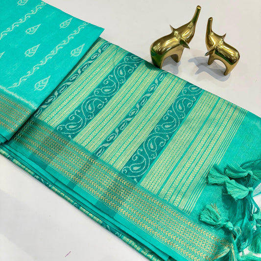 Khadi Ikkat Weaving Butta Saree