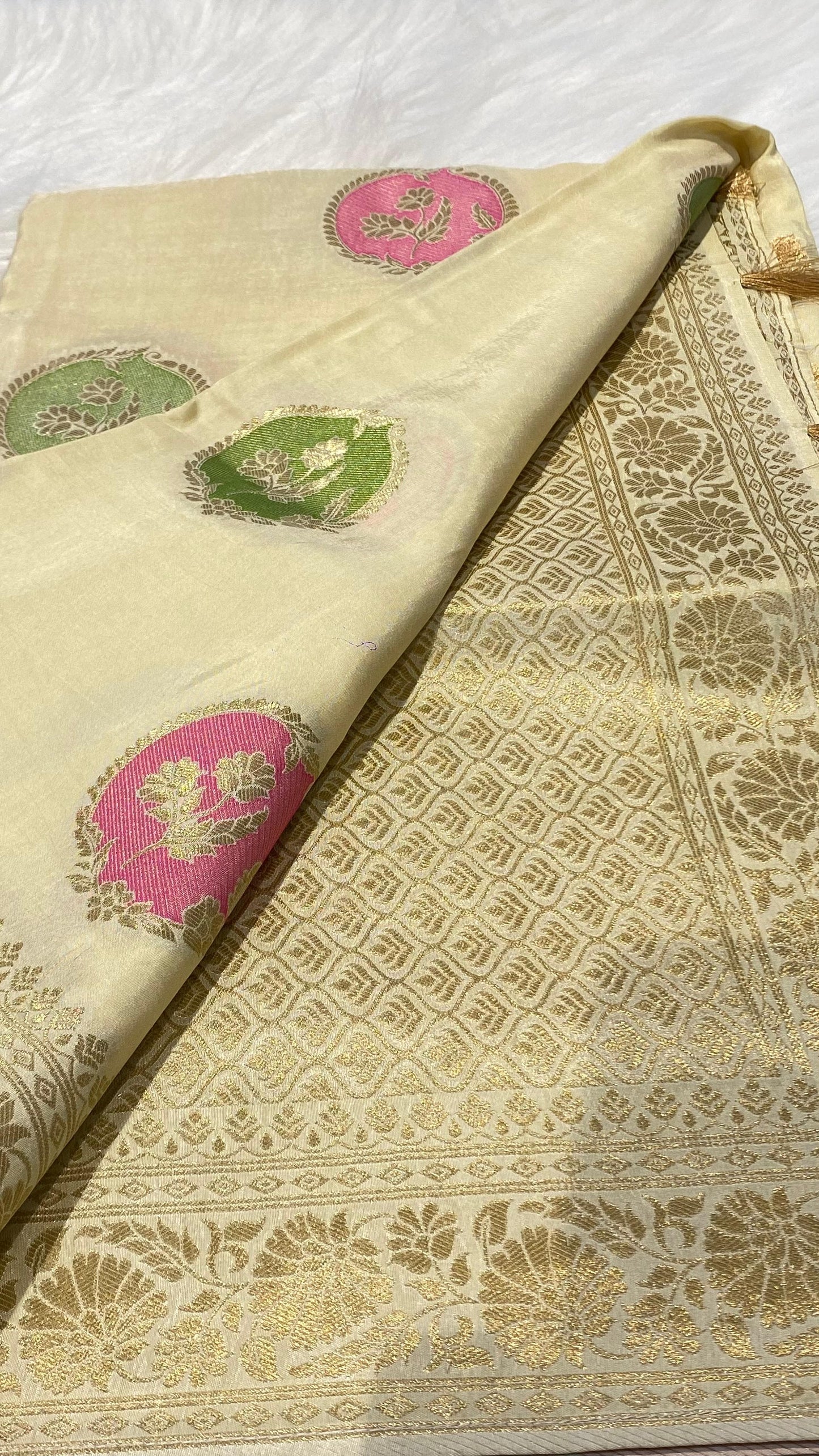 Pure Dola Silk Banarasi Saree