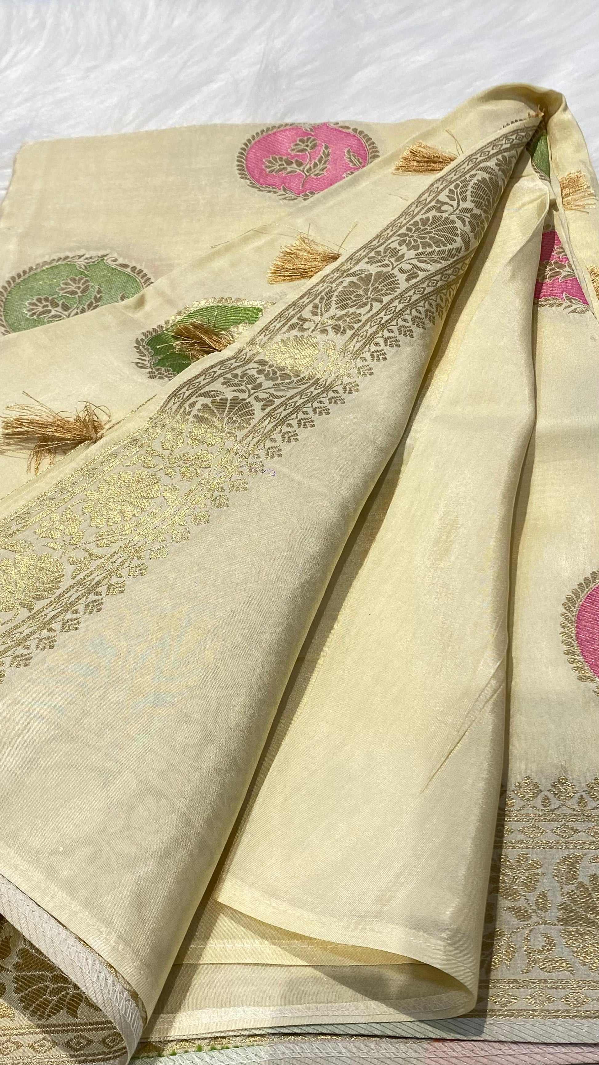 Pure Dola Silk Banarasi Saree