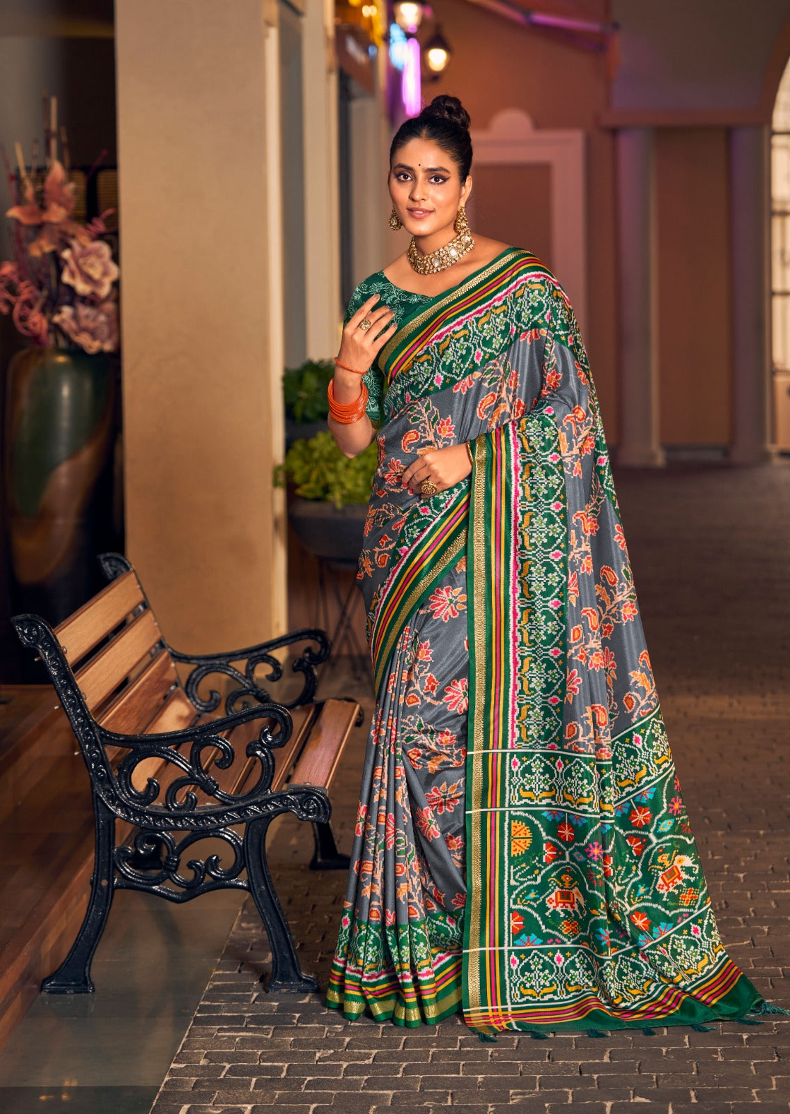 Printed Lining And Checks Soft Silk Saree