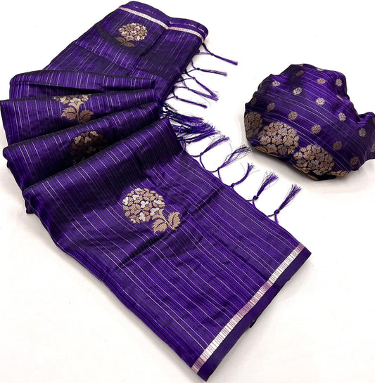 Raw Silk Saree With Flower Pattern